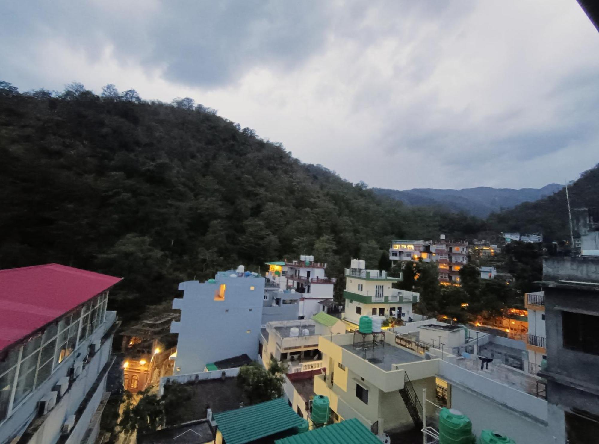 Hotel Aman Rishikesh Bagian luar foto